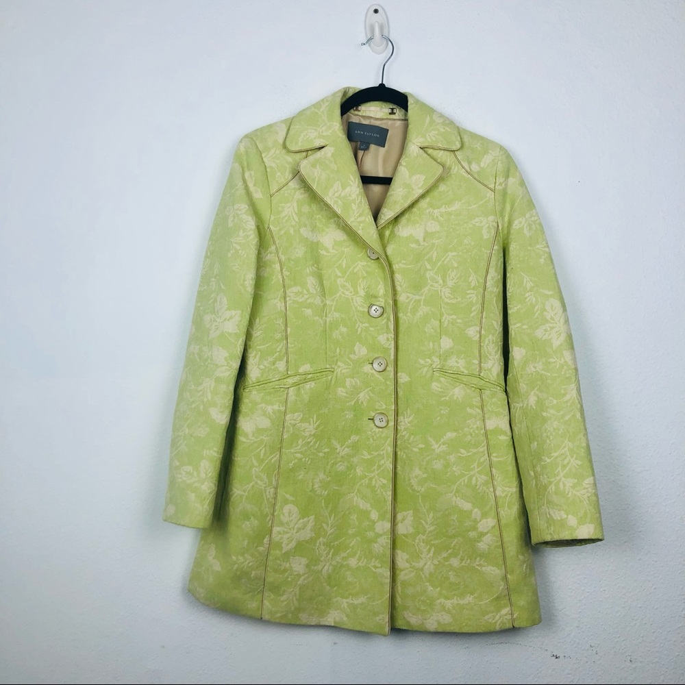 Ann Taylor Pistachio Green Floral Print Coat size 6